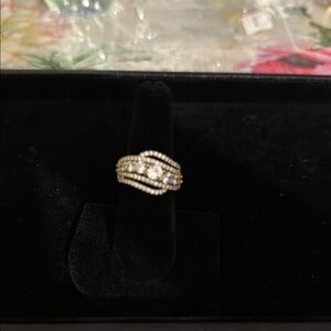 Elegant Gold and Silver Women's Ring